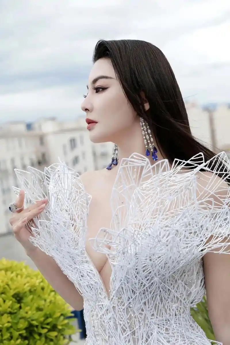 2025年3D打印服装设计与时装秀趋势及典型案例